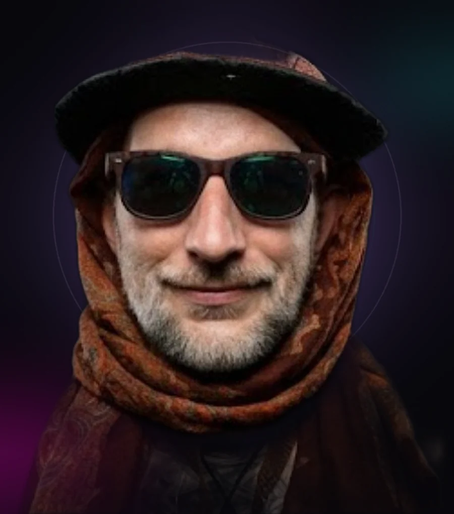 Portrait of Ben, the artist behind BENDEFORM